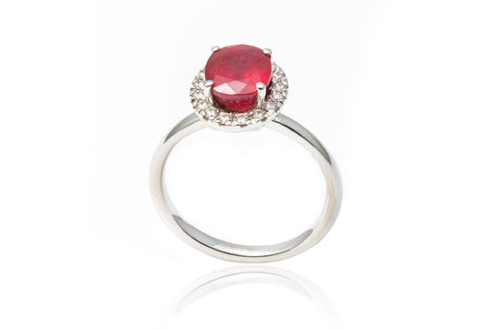 Inel Aur alb 18k cu Rubin 2,00CT si Diamante 0,20CT