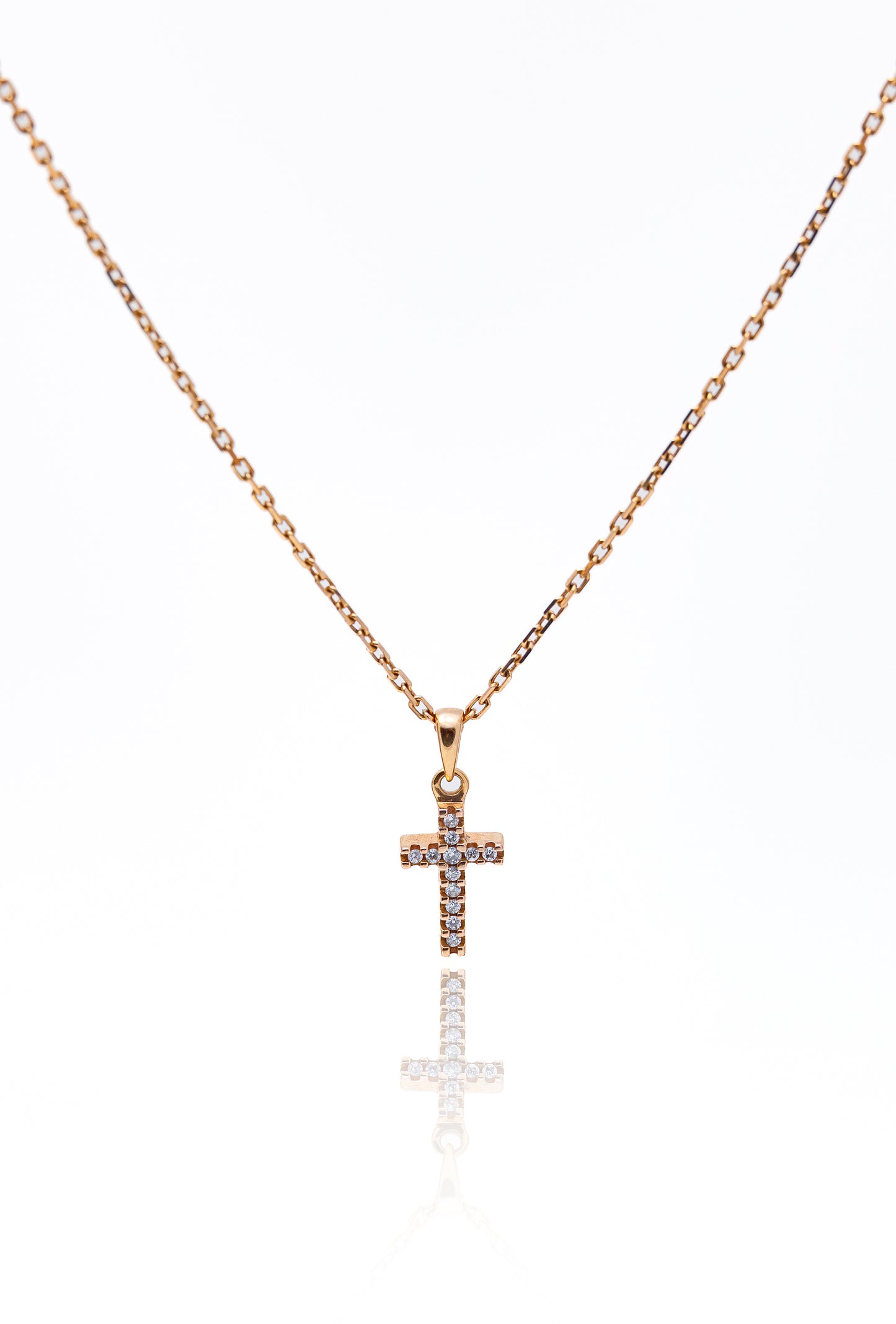 Lant cu pandativ cruce aur roze 18 k cu diamante de 0.10ct